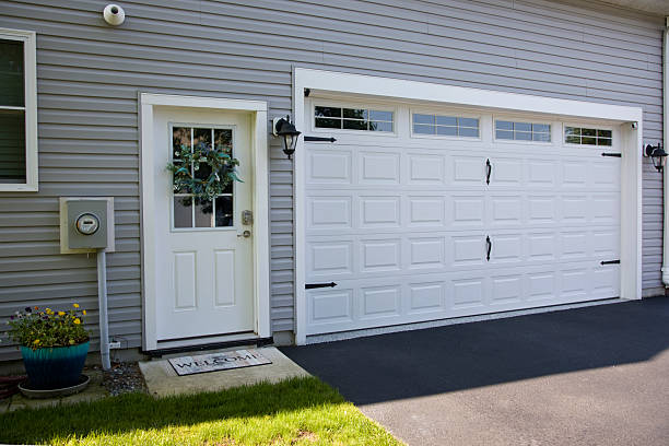 24/7 Emergency Garage Door Panel Replacement experts in Sherman, IL